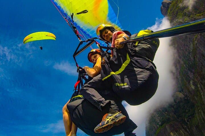 Paragliding Rio de Janeiro: Tandem Launch from São Conrado into Tijuca National Park
