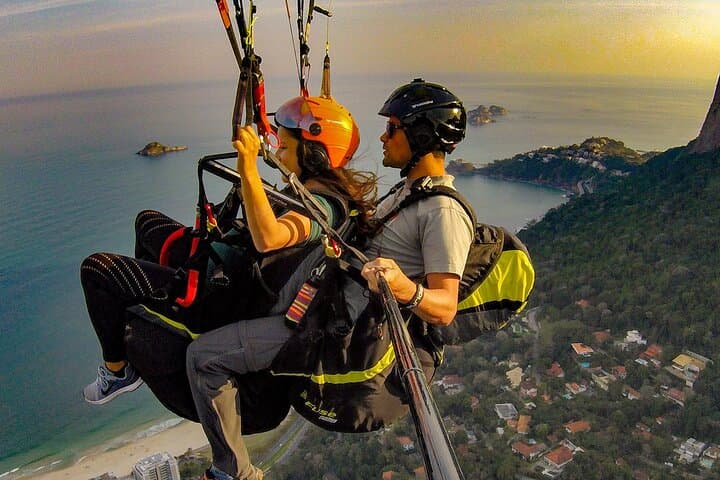 Paragliding Rio de Janeiro: Tandem Launch from São Conrado into Tijuca National Park photo 3
