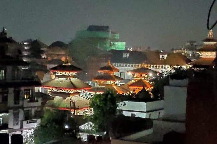 Evening Aarti at Pashupatinath: Private Temple Ceremony Tour in Kathmandu photo 2