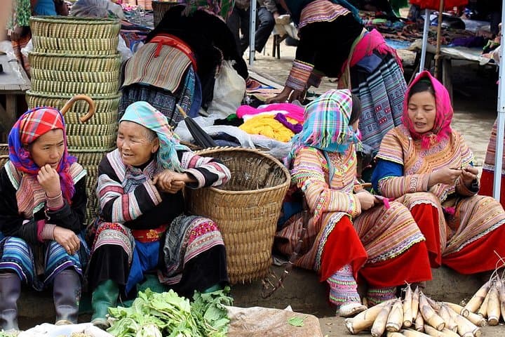 Three-Day Bac Ha & Can Cau Markets Cycling Tour from Lao Cai