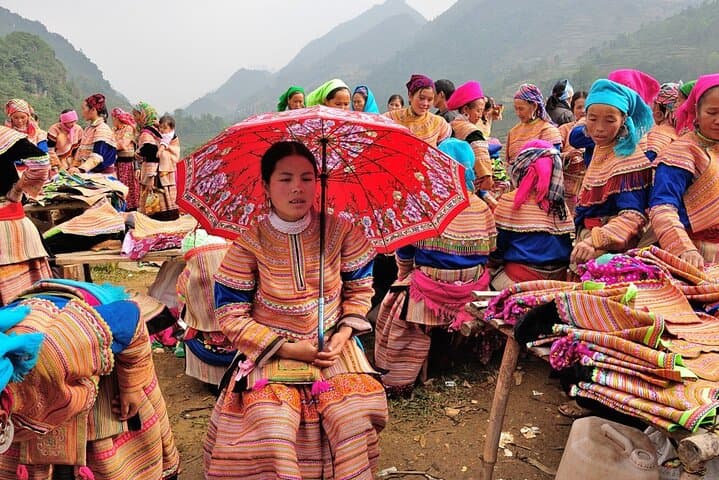 Three-Day Lao Cai Circuit: Cao Son, Lung Khau Nhin Market & Sapa