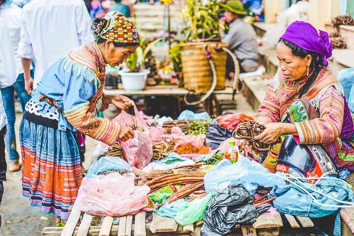 Three-Day Lao Cai Circuit: Cao Son, Lung Khau Nhin Market & Sapa photo 2