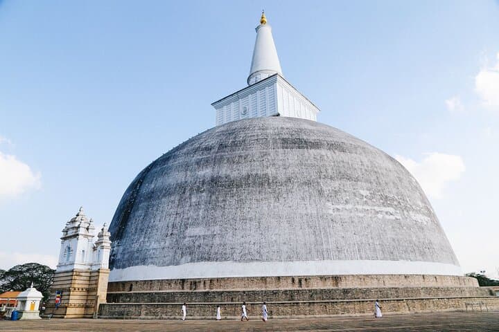 Day Trip to Anuradhapura from Jaffna: Explore Ancient Stupas & Sacred Bo Tree photo 3