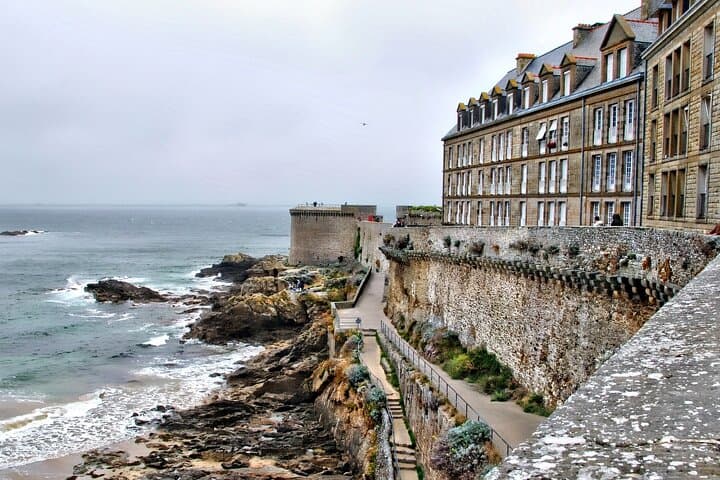 Private 2-Hour Walking Tour of Saint-Malo: Official Guide to the Walled City photo 4