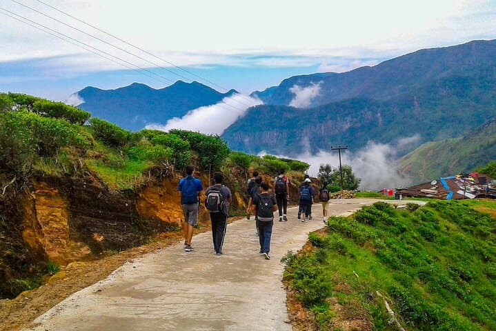 Devil's Staircase Hike: Bambarakanda Falls to Ohiya — 15 km High-Plateau Trek