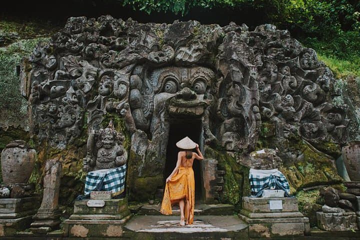 Private Full-Day Ubud Culture Tour — Monkey Forest, Rice Terraces & Waterfall