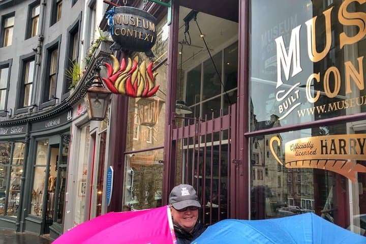 Old Edinburgh Private Walking Tour: Royal Mile, Hidden Closes & Stories photo 4