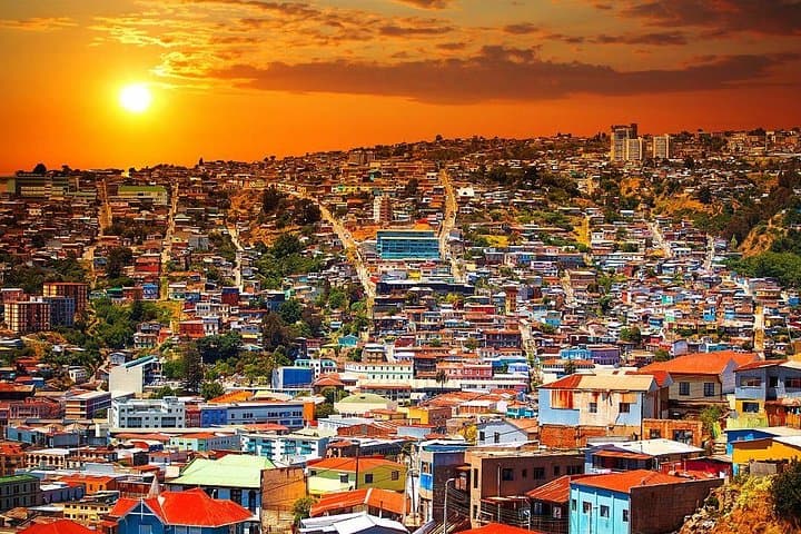 Valparaíso Craft Beer Walking Tour: History, Tastes & Hillside Bars photo 2