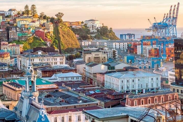 Valparaíso Craft Beer Walking Tour: History, Tastes & Hillside Bars photo 3