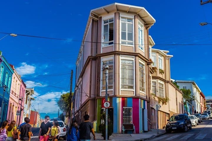 Valparaíso Craft Beer Walking Tour: History, Tastes & Hillside Bars photo 5