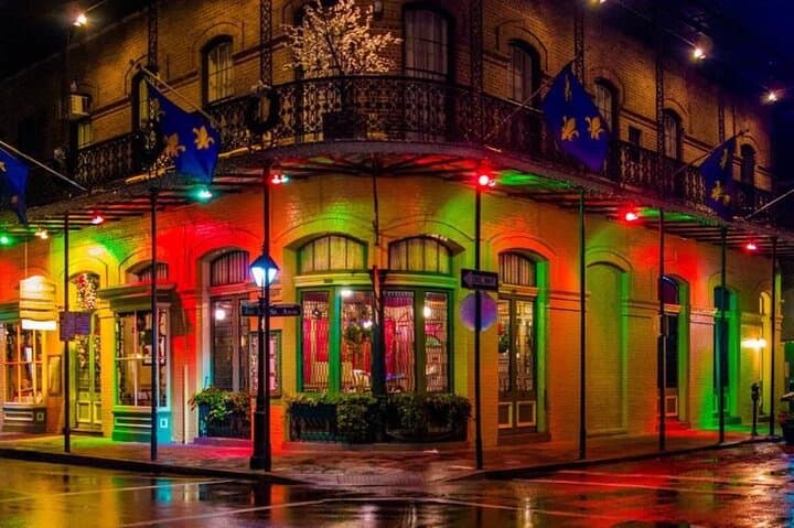 New Orleans Holiday Walking Tour: Jingle Bells & Beer Through the French Quarter photo 6