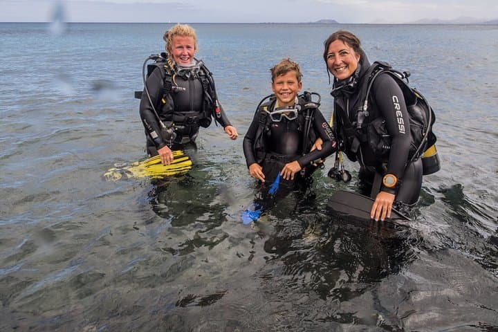 Discover Scuba Diving in Lanzarote: Playa Blanca Introductory Bay Dive photo 4