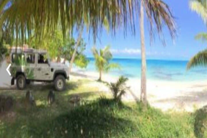 Bora Bora Off-Road 4x4 Sightseeing Tour — Faanui Valley, WWII Sites & Pareu Workshop photo 5