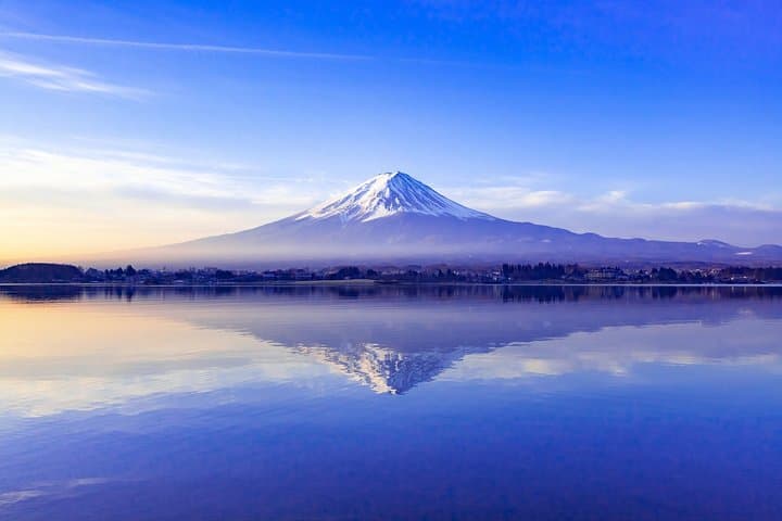 Private Mt. Fuji Five Lakes Walking Tour from Kawaguchiko — Custom Guide Experience photo 2