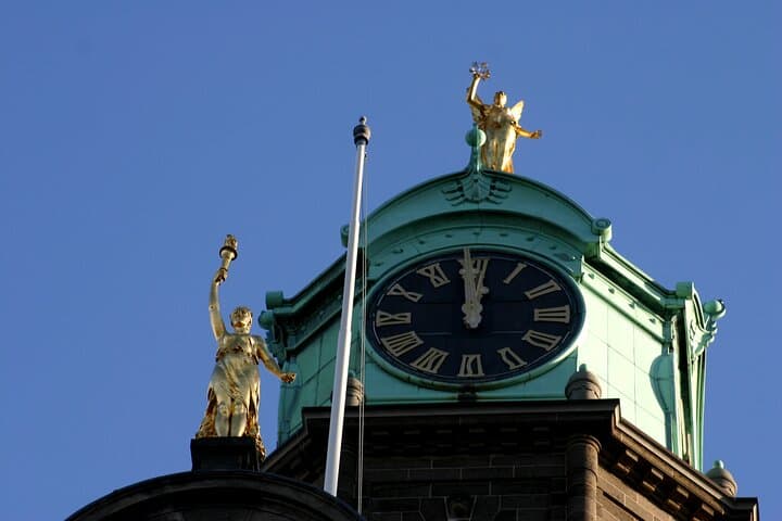 Private City Walking Tour of Rotterdam: Architecture, Market Hall & Historic Harbor photo 3