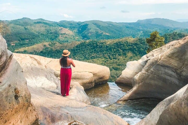 Ella to Arugam Bay Shuttle with Upper Diyaluma Waterfall Hike