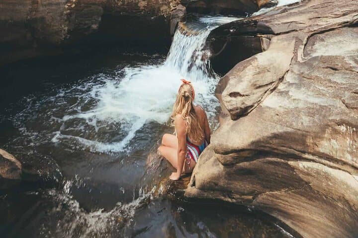 Arugam Bay to Ella Shuttle and Upper Diyaluma Waterfall Hike