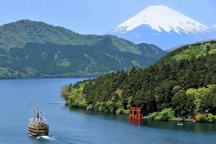 Hakone 6-Hour Private Tour: Owakudani, Lake Ashinoko & Art Museums