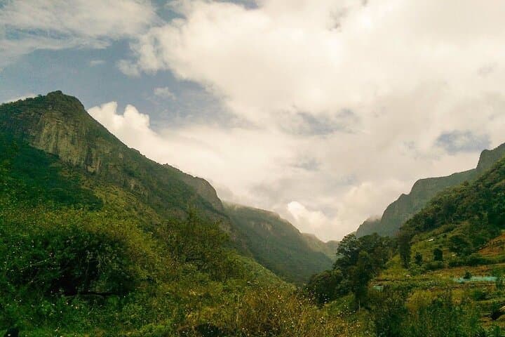 Kodiyaragala Night Hike and Mandaram Nuwara Camping — Overnight from Kandy photo 3
