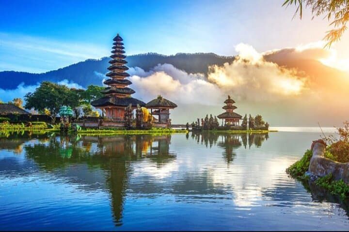 Discover North Bali: Ulun Danu, Handara Gate & Banyumala Waterfall Full-Day Guide photo 4