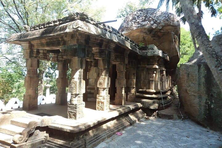 Wayamba Triangle Day Tour from Kandy — Kurunegala Elephant Rock & Ridi Viharaya photo 3