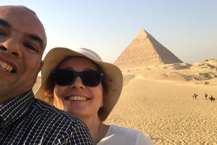 Cairo & Giza Day Tour: Pyramids, Egyptian Museum, and Khan el-Khalili photo 1