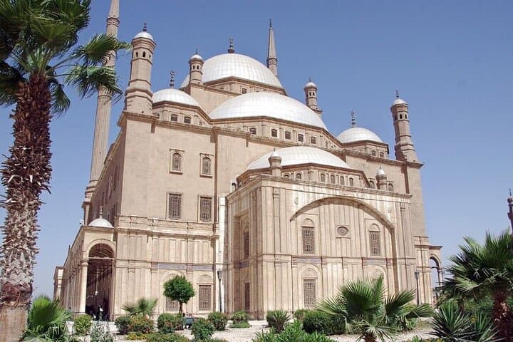Exploring Salah El-Din Citadel: Cairo’s Hilltop Fort, Mosques & Museums