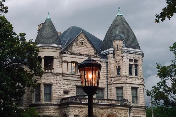 Old Louisville Ghost Tour: Haunted Walking Tour of Victorian Mansions