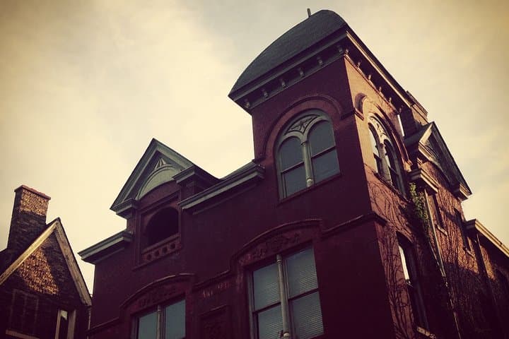 Old Louisville Ghost Tour: Haunted Walking Tour of Victorian Mansions photo 6