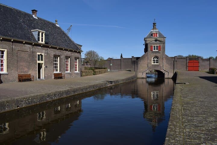 Delft Historical Centre Photography Walk — Capture Canals, Churches & Hidden Courtyards photo 4