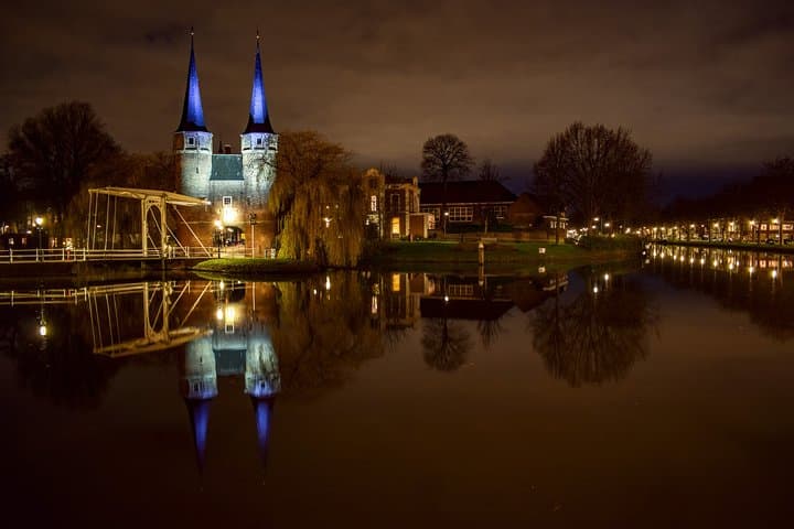 Delft Historical Centre Photography Walk — Capture Canals, Churches & Hidden Courtyards photo 3