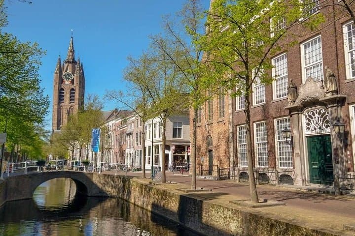 Delft Historical Centre Photography Walk — Capture Canals, Churches & Hidden Courtyards