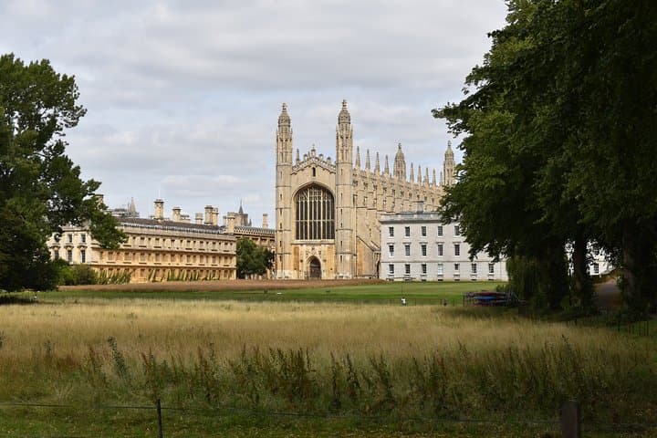 Private Cambridge Day Trip from London by Train — College Chapels, Botanic Gardens & The Backs