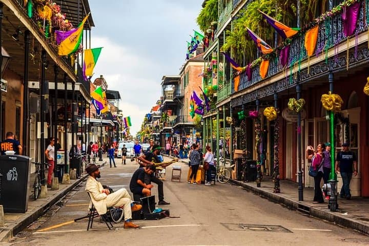 Drunken Turkey Hunt: French Quarter Scavenger & Haunted Pub Walk in New Orleans photo 5