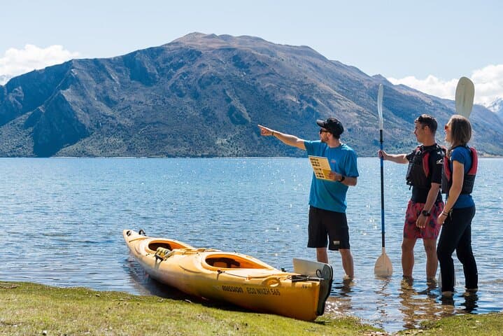 Half-Day Kayak Tour on Lake Wanaka — 8–10 km Guided Paddle with Snacks photo 3