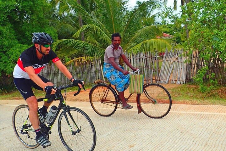 Cycling Jaffna City: Afternoon Bike Tour to Jaffna Fort, Nallur Temple & Coastal Villages photo 2