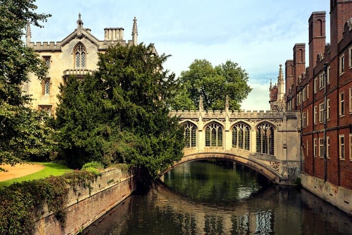Warwick Castle, Shakespeare’s Stratford & Oxford: Full-Day Cultural Drive from London