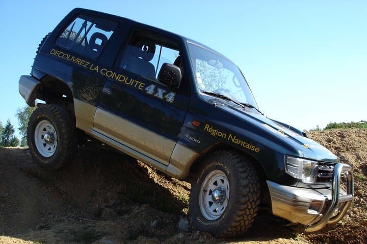 4x4 Crossing in a Private Estate — Pays de la Loire Off-Road Adventure