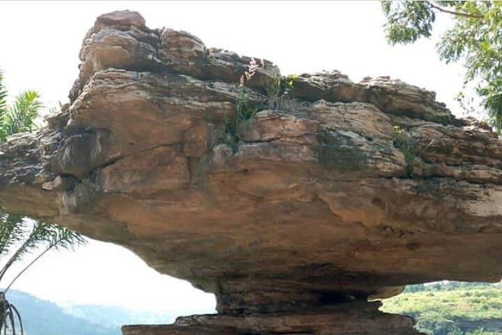 Accra Nature Tour to Boti Falls, Umbrella Rock & Mountain Caves photo 3