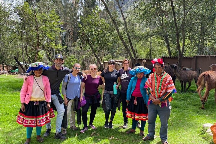 Family Trek with Llamas: Full-Day Llama Pack Experience in Pumahuanca photo 6