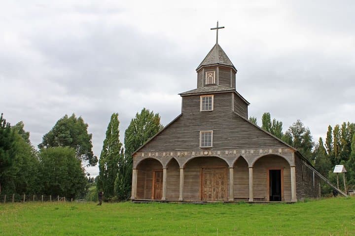 Lemuy Island Full-Day Private Tour: Churches, Native Forests & Coastal Views photo 2