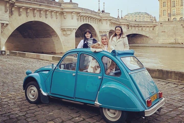 Private Citroën 2CV Ride in Paris: 2-Hour Vintage City Tour photo 4