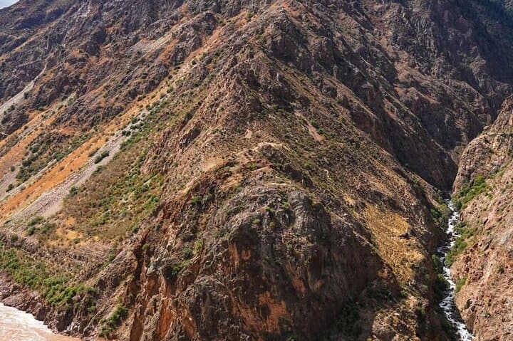Tiger Leaping Gorge Day Tour from Lijiang: Upper Gorge & First Bend photo 2