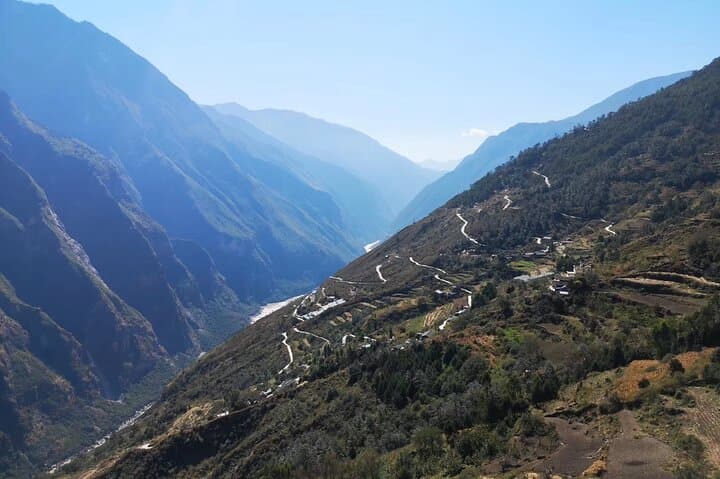 Tiger Leaping Gorge Day Tour from Lijiang: Upper Gorge & First Bend photo 3
