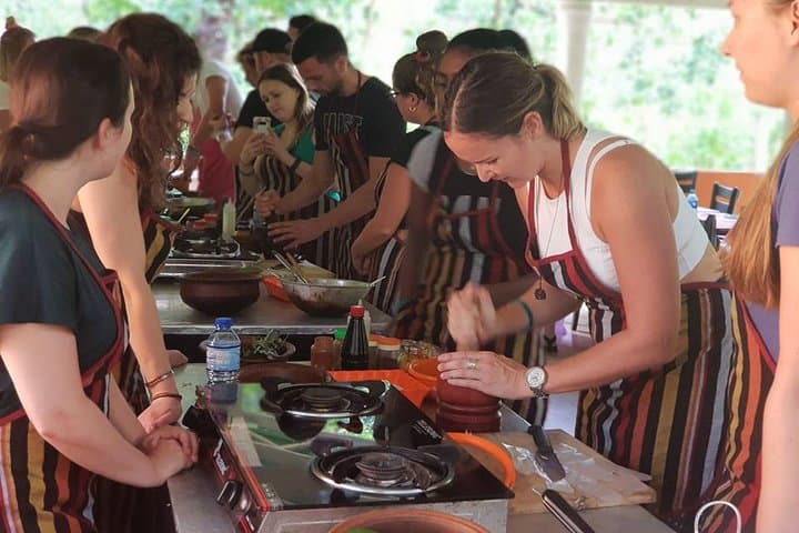 Matale Highlands Day Trip: Spice Gardens, Ancient Temples & Sembuwatta Sunset photo 5