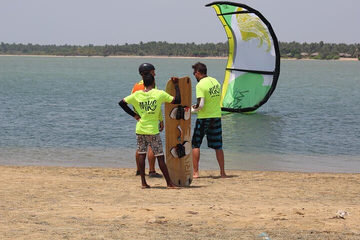 Kalpitiya Kitesurfing Discovery: 3-Hour Beginner Course on the Sandbar photo 2