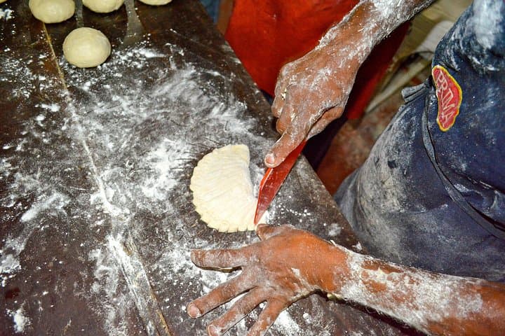 Hands-On Sri Lankan Bakery Experience in Panadura: Clay Ovens & Local Bakes photo 5