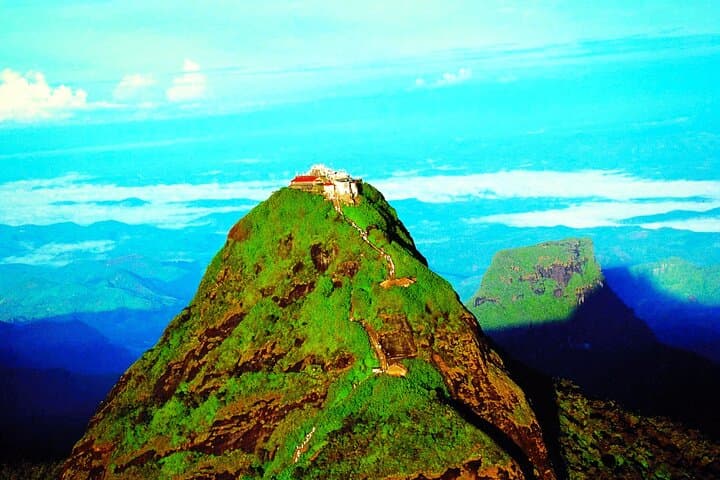 Private Colombo to Erathna Transfer — Adam's Peak Start Point