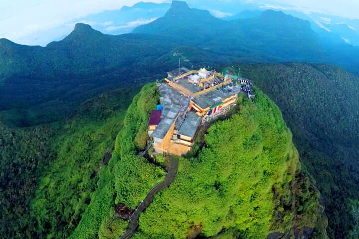 Off-Season Hike to Adam's Peak: Rainy-Season Trek in Peak Wilderness Sanctuary photo 2