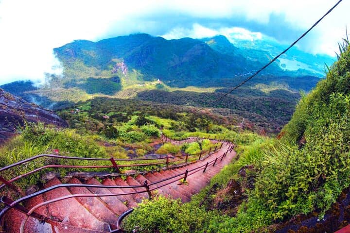 Off-Season Hike to Adam's Peak: Rainy-Season Trek in Peak Wilderness Sanctuary photo 3